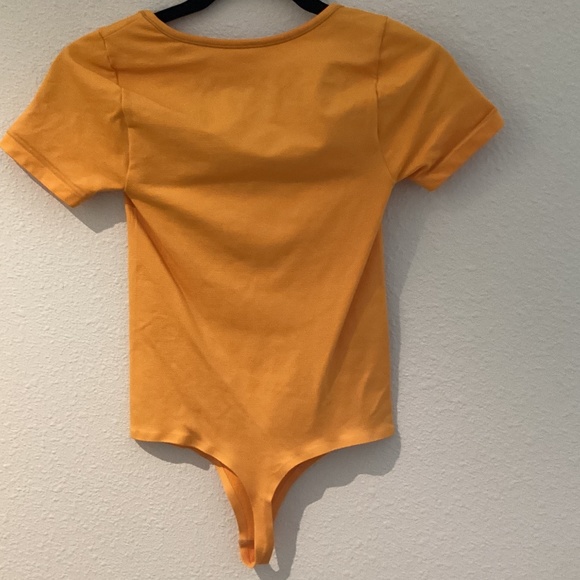 Simon Miller Stretch Orange Short Sleeve Body Suit - Picture 2 of 3